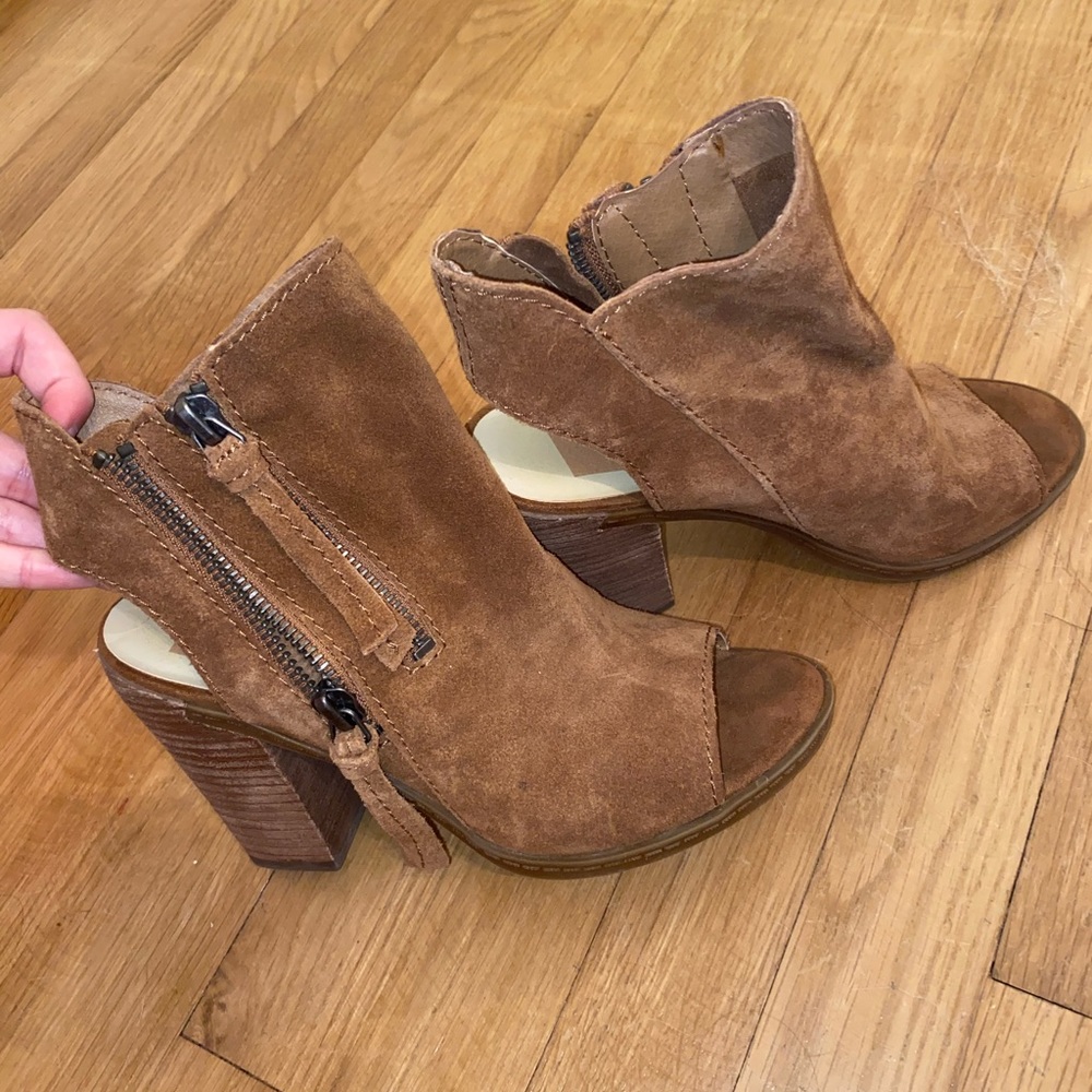 Dolce Vita brown suede open toe booties